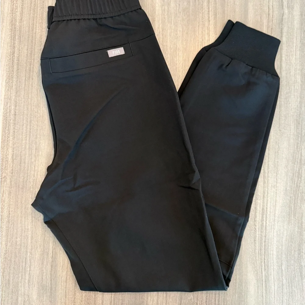 Figs men’s Navy and Black Scrub Pants